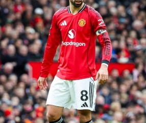 布鲁诺·费尔南德斯计划与曼联高层商讨未来，将成为球队重建基石