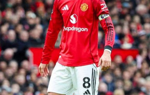 布鲁诺·费尔南德斯计划与曼联高层商讨未来，将成为球队重建基石