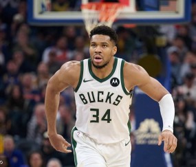 字母哥：我永远不会申请交易 我对雄鹿全身心投入