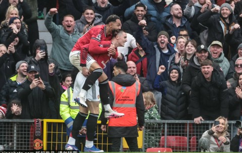 曼联防线“及时雨”！马丁内斯、多古火线复出，阿莫林冲刺欧冠添底气