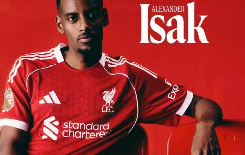 小基耶萨落选！利物浦欧冠名单引争议，17岁新星入围藏玄机