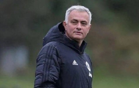 1亿转会费砸来，穆帅真能让本菲卡逆天改命？