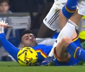 皇马两连败基本退出争冠队伍，吕迪格争议动作被裁判无视引争议