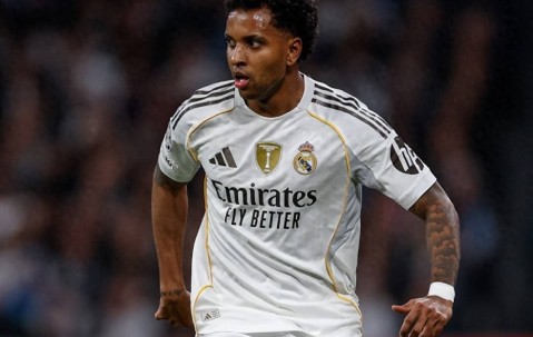 欧冠一战引爆转会市场！瓜迪奥拉亲自挖角，皇马1亿标价吓退曼城？