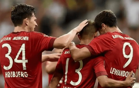 德甲焦点战：拜仁主场冲击七连胜锁优势，沃尔夫斯堡六连败绝境求生机