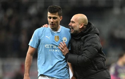 皇马再度锁定曼城中场核心罗德里，瓜迪奥拉信心满满无惧挑战