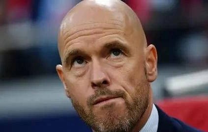 滕哈赫再陷争议漩涡！德国媒体曝出内幕，曼联与德甲的教训不容忽视