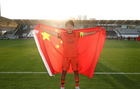 重磅！U23国足队长正式加盟英超球队，掀开国足青年球员赴欧新篇章