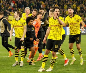 一场2-2，上演补时绝平，德甲第2出岔子，被拜仁甩开，争冠悬了