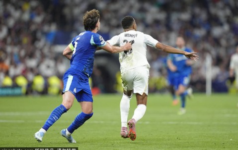 赫伊森庆祝皇马5球大胜：以这样的方式取胜，让我们继续前行！