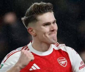 阿森纳内讧实锤？7000万锋霸破门后竟推队友，球迷怒了！