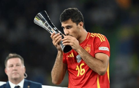 欧冠焦点战皇马逆转晋级点燃开云全场激情